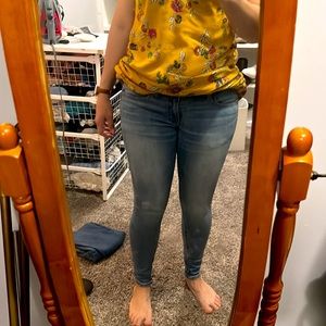 Low rise skinny jeans